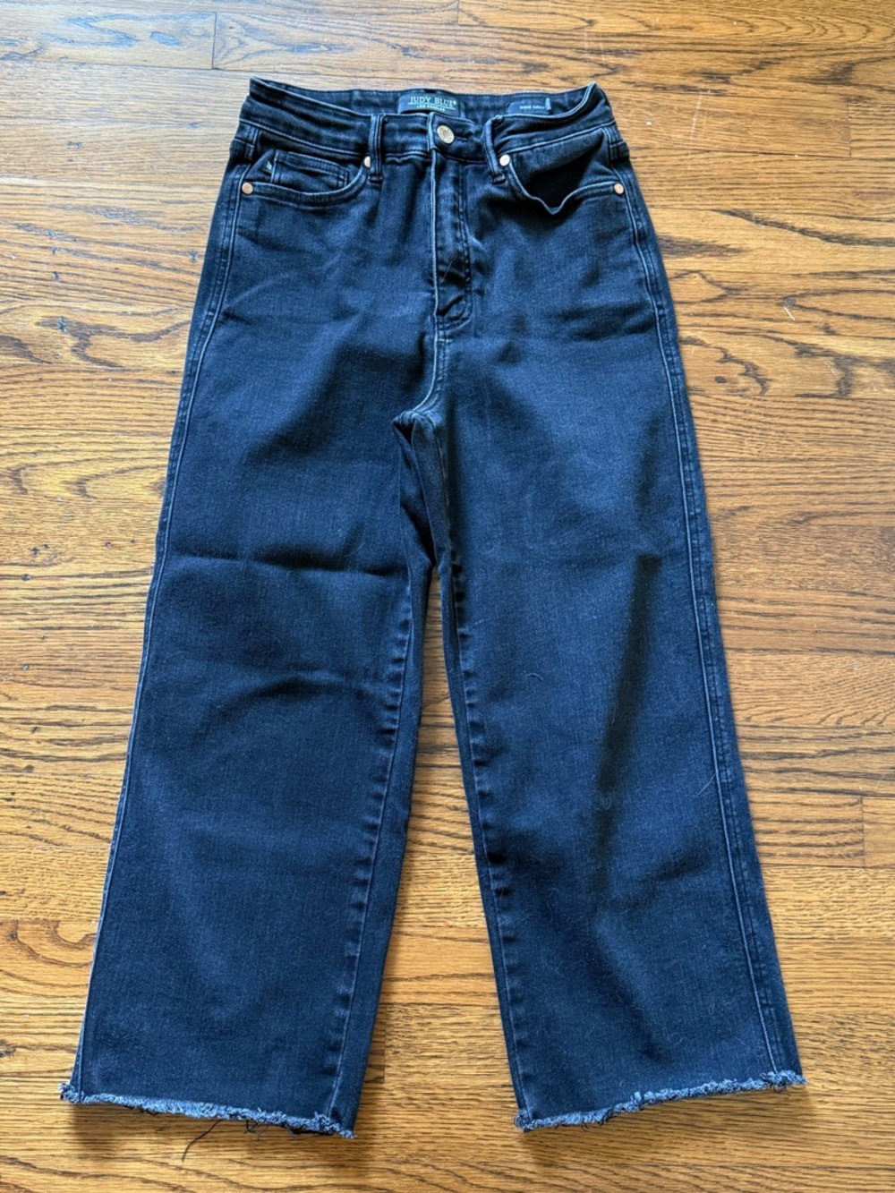 Judy Blue - Black Wide Crop Jeans 7/28